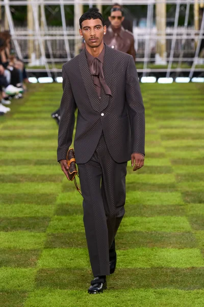 Look 26